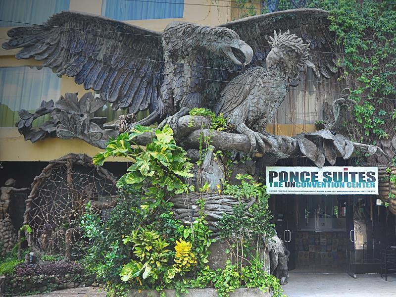 Oyo 200 Ponce Suites Art Hotel Davao Exterior photo