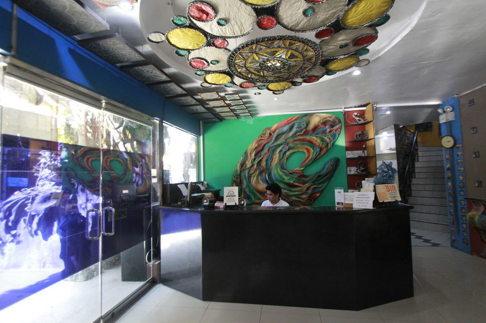Oyo 200 Ponce Suites Art Hotel Davao Exterior photo