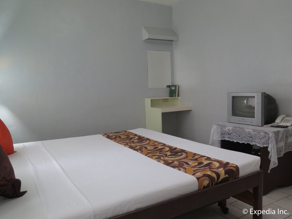 Oyo 200 Ponce Suites Art Hotel Davao Exterior photo