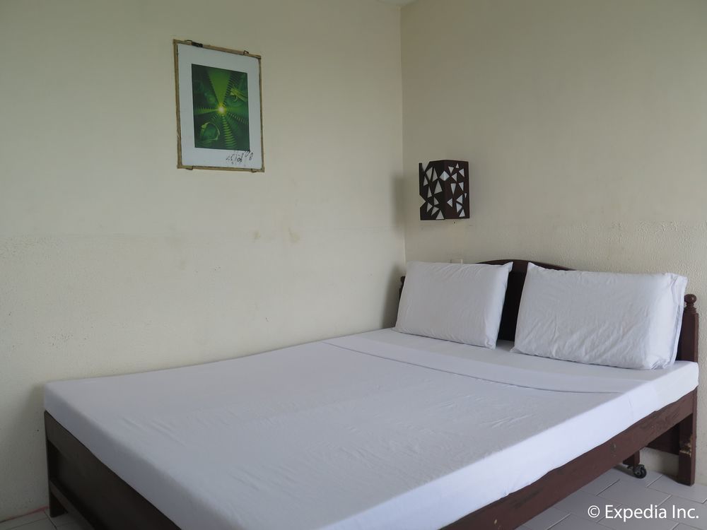 Oyo 200 Ponce Suites Art Hotel Davao Exterior photo