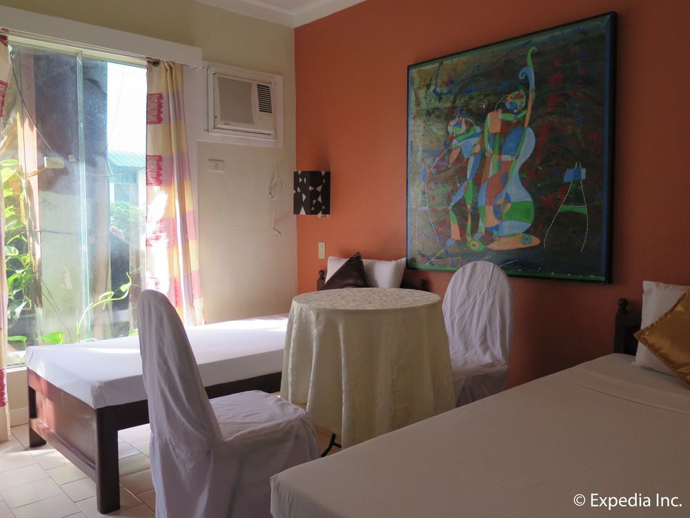 Oyo 200 Ponce Suites Art Hotel Davao Exterior photo