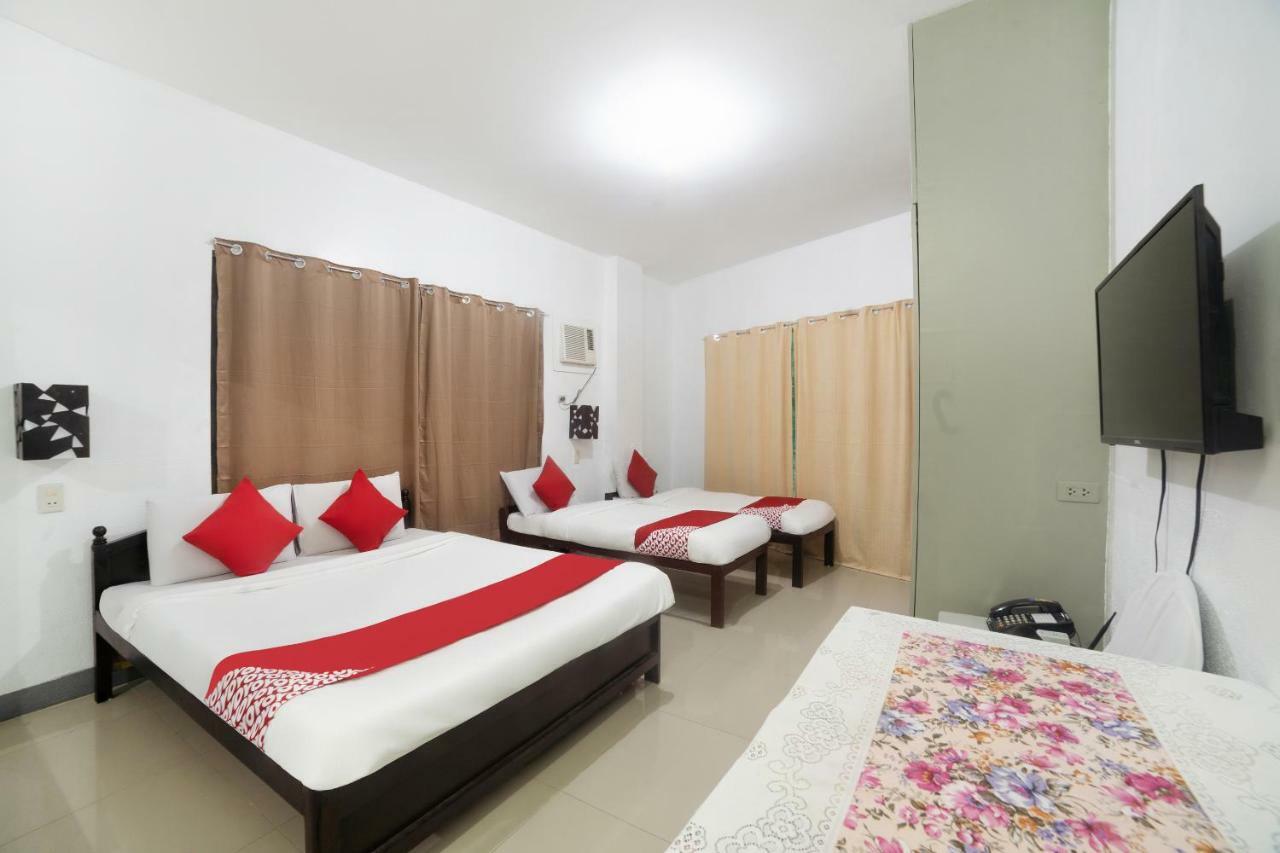Oyo 200 Ponce Suites Art Hotel Davao Exterior photo