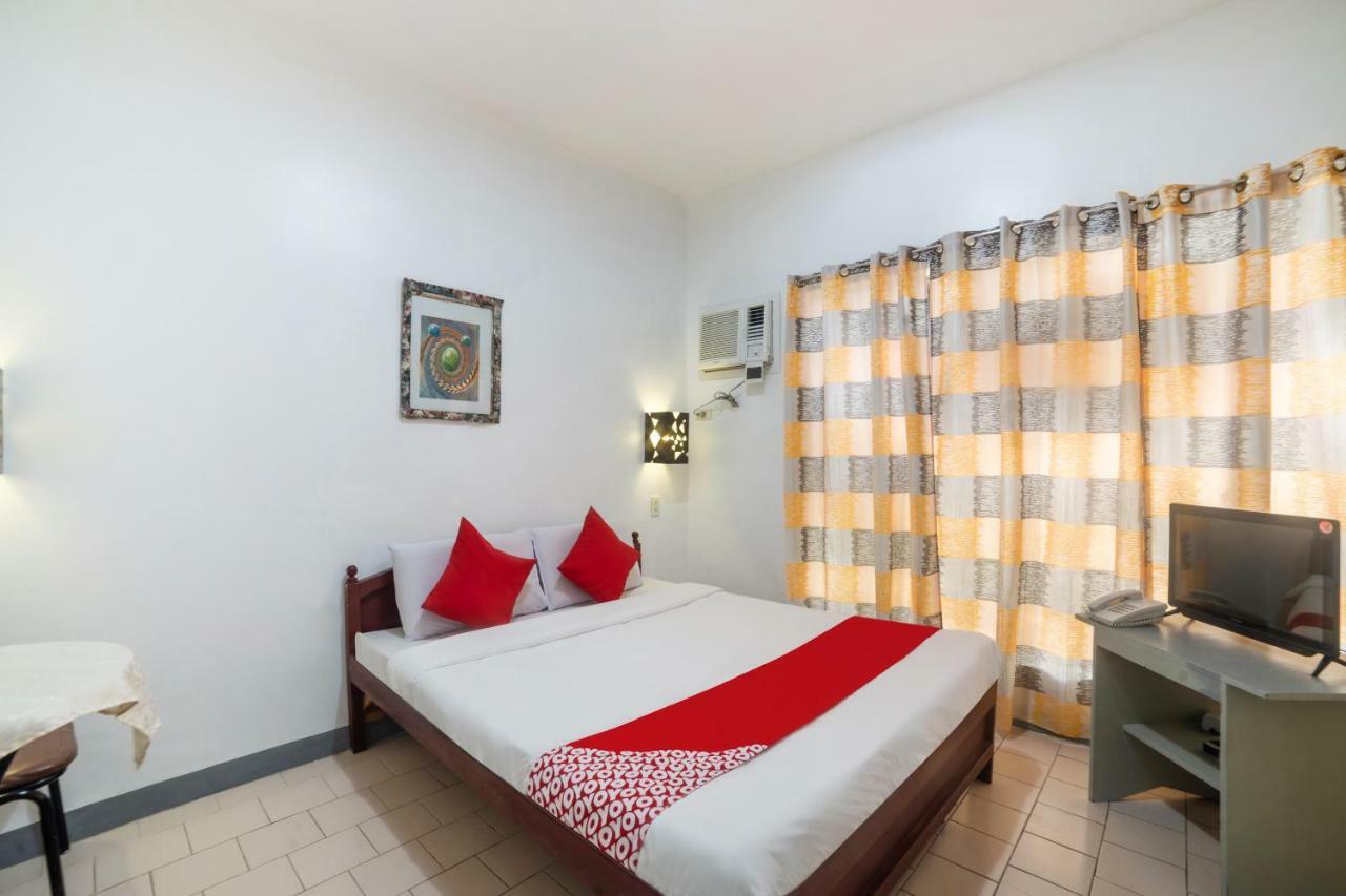 Oyo 200 Ponce Suites Art Hotel Davao Exterior photo