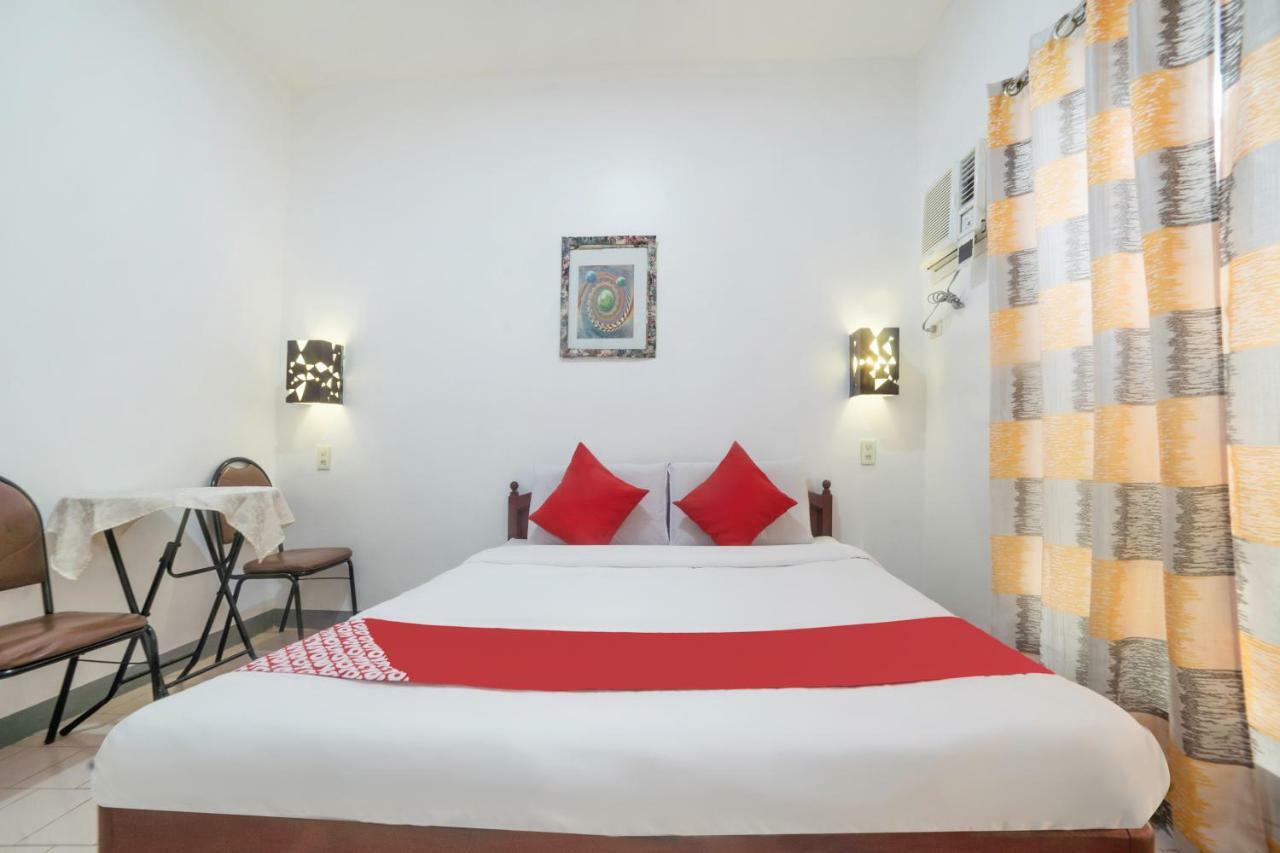 Oyo 200 Ponce Suites Art Hotel Davao Exterior photo