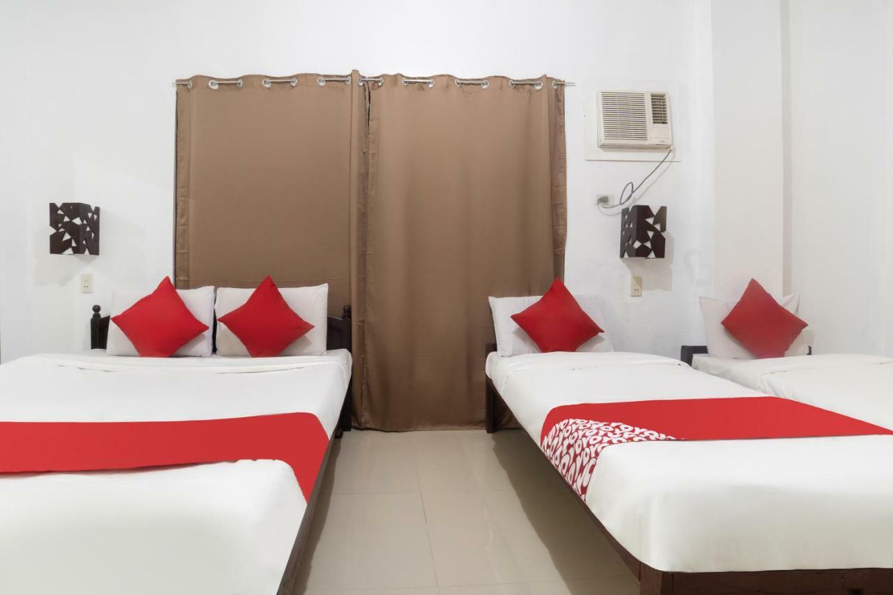 Oyo 200 Ponce Suites Art Hotel Davao Exterior photo