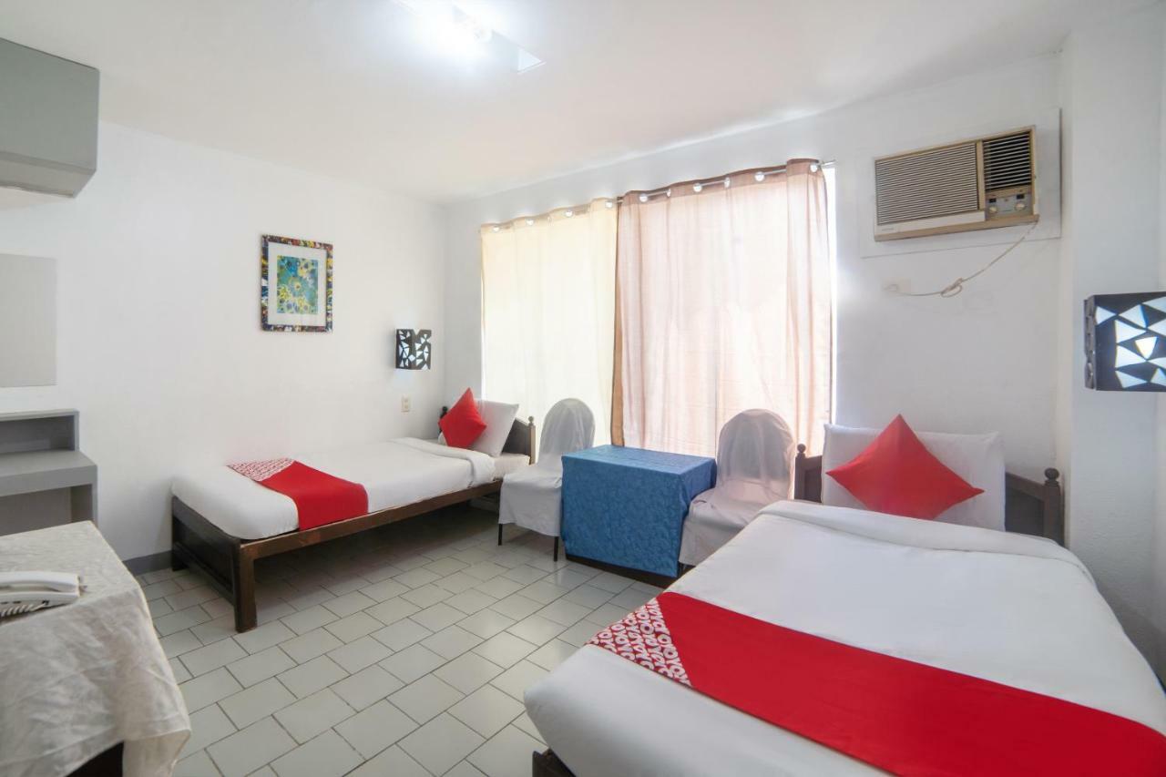 Oyo 200 Ponce Suites Art Hotel Davao Exterior photo