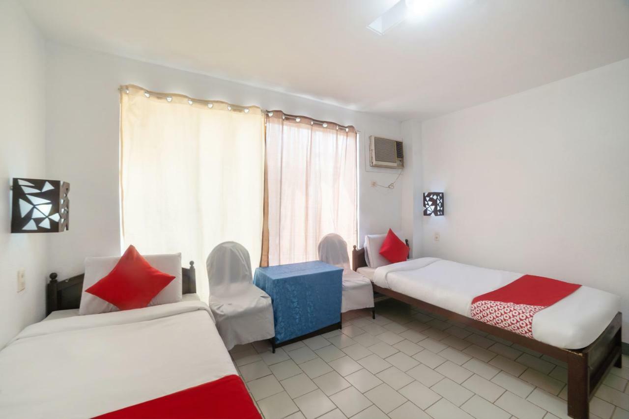 Oyo 200 Ponce Suites Art Hotel Davao Exterior photo