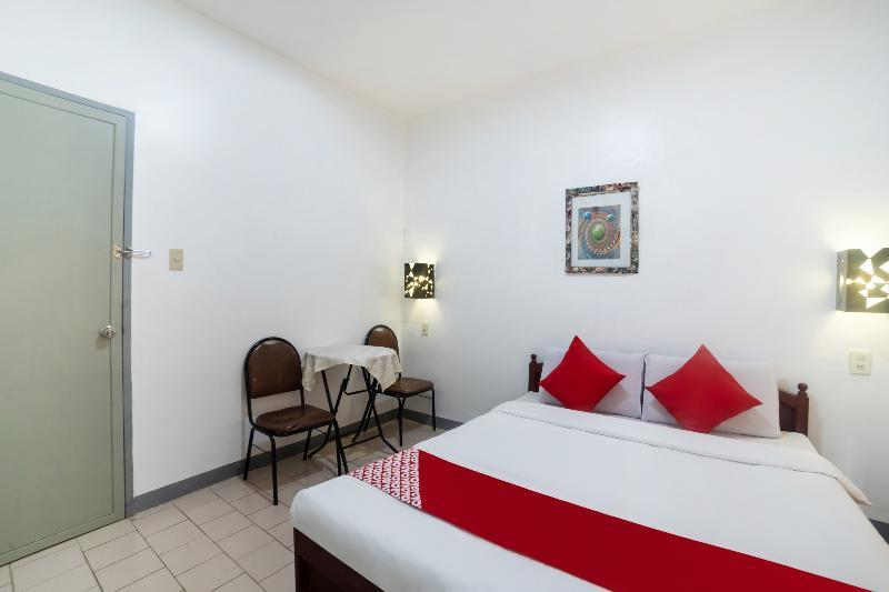 Oyo 200 Ponce Suites Art Hotel Davao Exterior photo